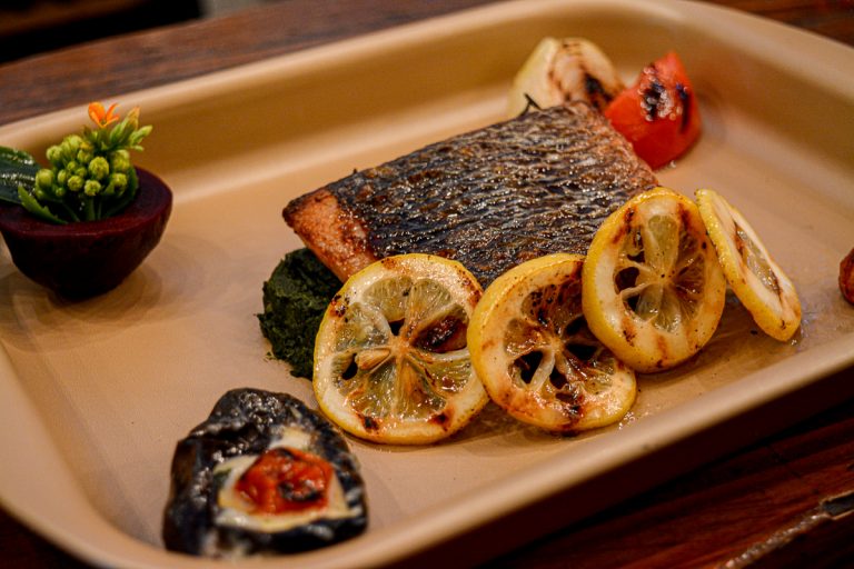 MEZE: TRADICIÓN OTOMANA Y GASTRONOMÍA TURCA MODERNA EN PROVIDENCIA